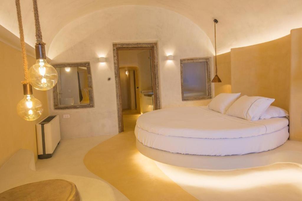 Chic Hotel Santorini Firostefani Exterior photo